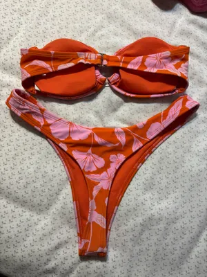 woman’s bikini thumbnail 2