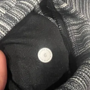 Lululemon Hooded Define Jacket *Nulu
Size 6‎ thumbnail 4