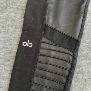 Alo High-Waist Moto Legging thumbnail 5