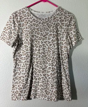 Talbots Women Size M Alluring Leopard Animal Print Crewneck Short Sleeve T-Shirt thumbnail 1