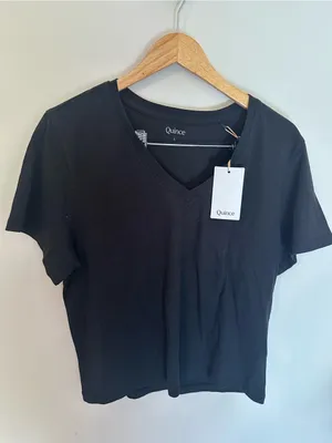 NWT Quince 100% organic cotton boxy v neck tee black large thumbnail 2