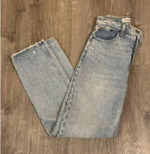 Abercrombie & Fitch The 90's Straight Ultra High Rise Curve Love Jeans Size 26 2 thumbnail 1