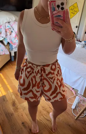 H&M shorts thumbnail 1