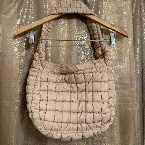 Wantable Tan Quilted Slouchy Puffer Shoulder Bag Purse thumbnail 2