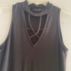 Doe & Rae Ribbed Cutout Mock Neck Sleeveless Top Small Black thumbnail 10