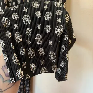 Vintage Pleated Pants – COIN High Rise Black/White 90s Art Teacher Style thumbnail 4