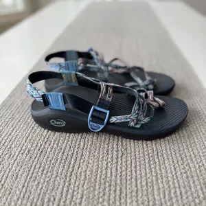 Chaco Navy Blue Graphic Print Strappy Hiking Outdoor Gorpcore Sandals Size 9 thumbnail 2