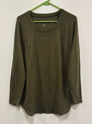 American Eagle Outfitters Olive Long Sleeve Henley Tee Size XL! thumbnail 1