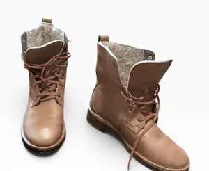 Clarks Women's Brown Lace-Up Faux Fur Ankle Boots thumbnail 1