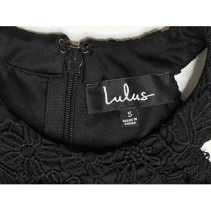 Lulu's Love Poem Black Crocheted Lace Dress SMALL Sunflower Pattern‎ LBD thumbnail 4