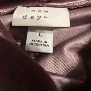 A New Day Sleeveless Ruched Velvet Top Plum Women’s L New thumbnail 3