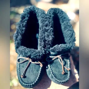 UGG Alena Indoor Outdoor Moccasin Slippers Womens Size 7 Black Suede Sheepskin thumbnail 3
