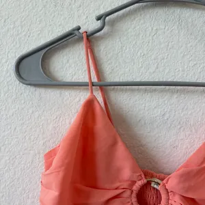 Abercrombie & Fitch Coral Pink Ruched O-Ring Cami Crop Top - NWOT - XS thumbnail 5