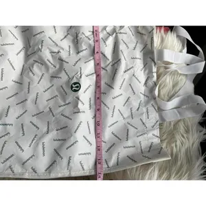 Lululemon White and Green Reusable Tote Bag - Stylish & Eco-Friendly thumbnail 4