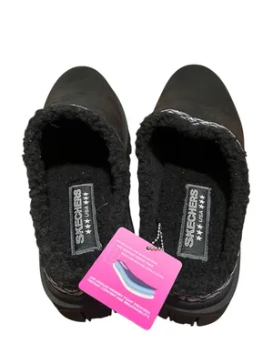 Skechers Women’s Size‎ 9 Slip-On Clogs Black Embroidered Sherpa Lined Slippers thumbnail 4