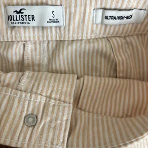 Hollister Beige and White Striped Mini Skirt thumbnail 4
