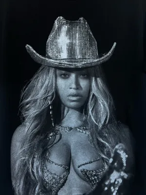 Like New Beyoncé 2023 Renaissance World Tour T-Shirt thumbnail 2