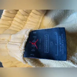 Jordan pants size small like new —A smart buy thumbnail 3