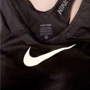 Nike Dri Fit tank top thumbnail 2