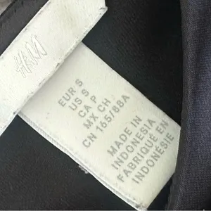 H&M Black Satin Long Sleeve Cropped Blouse thumbnail 5