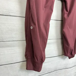 Lululemon Dance Studio Mid-Rise Jogger 28" Savannah Red Size 14 Athletic‎ Active thumbnail 7