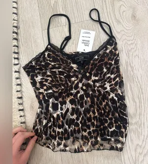 VIBE NWT top Size M thumbnail 6