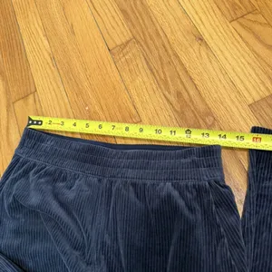 Lululemon‎ Scuba Mid-Rise Wide-Leg Pant 7/8 Length *Velvet Cord True Navy Size 6 thumbnail 10