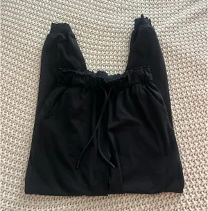 Lululemon black joggers thumbnail 1