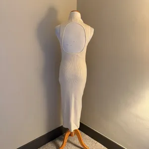 Aritzia Babaton‎ Cream Midi Dress Mock Neck Cut Out Open Back Large thumbnail 6