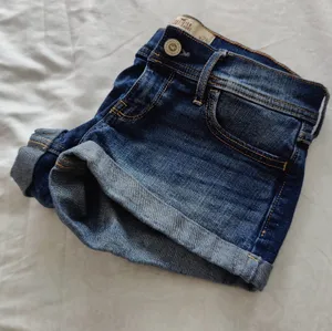 Ladies Hollister Denim Short Shorts thumbnail 2