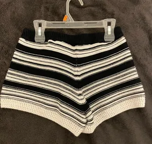 H&M Black and White Shorts thumbnail 4