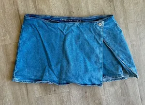 American Eagle Denim Wrap Mini Skort – Size 16 – NWOT thumbnail 1