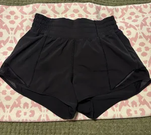Lululemon Hotty Hot Shorts 2.5" thumbnail 1