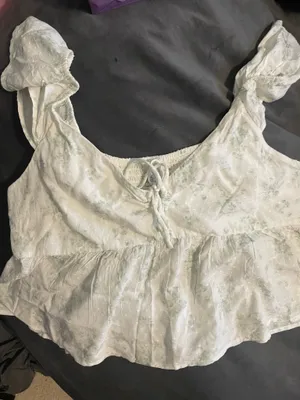 Hollister Top thumbnail 1