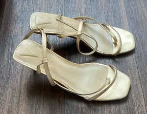 42 Gold Gold Heel Size 8 thumbnail 1