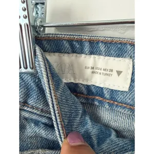 Zara Women Light Wash High Rise Straight Leg Denim Jeans Size 4 thumbnail 3