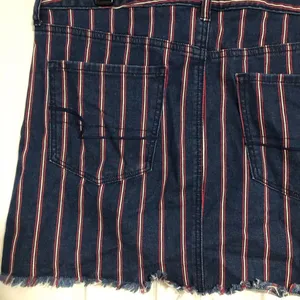 American Eagle Blue/Red Striped Super Stretch Hi Rise‎ Mini Denim Skirt size 14 thumbnail 7