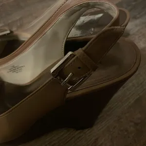 Gently Worn Nine West Platform Wedges- 7 1/2 thumbnail 6