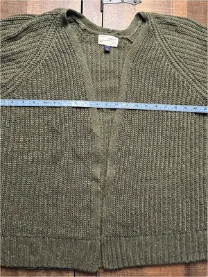 Universal Threads Cozy Olive Green Chunky Knit Cardigan, Size Small thumbnail 7