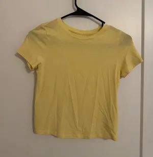 Old navy top thumbnail 1