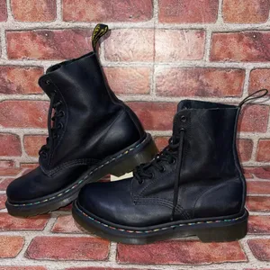 Pre-Owned Dr Martens 1460 Pascal Rainbow Stitch Black Leather Boots Size 7 thumbnail 4