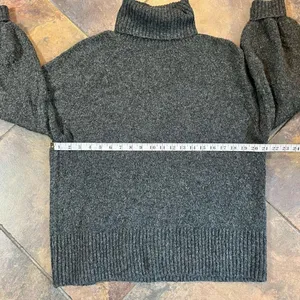 H&M Women’s Large Gray Turtleneck with Cuff Wrist thumbnail 6
