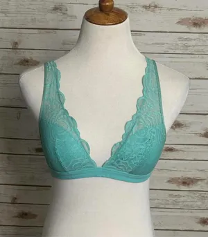 PINK Victoria's Secret lace plunge bralette Size Medium thumbnail 1