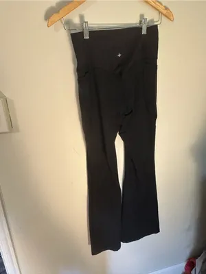 NWOT Halara UltraSculpt™ High Waisted Tummy Control Shaping Yoga Flare Leggings thumbnail 3