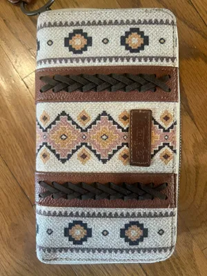 Matching Wrangler Wallet & Crossbody thumbnail 3