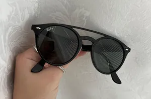 Ray-Ban Black Round Sunglasses thumbnail 1