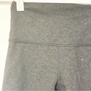 Lululemon Size 4 Wunder Train High-Rise Short 6"‎ Blaze Black Athletic thumbnail 3