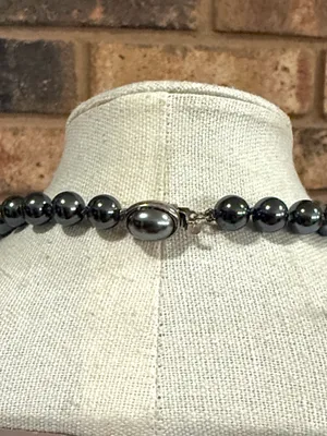 Talbots Vintage Grey Faux Tahitian Hand Knotted Pearl Bead Choker Necklace thumbnail 4
