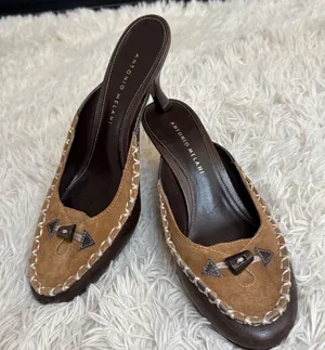 Antonio Melani Brown Suede Leather Mules Heels Size 8M Slip On‎ Shoes thumbnail 1