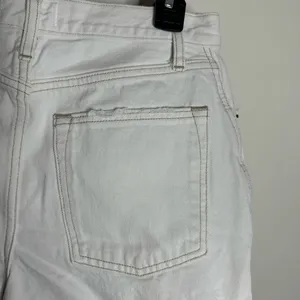 Abercrombie & Fitch white rigid denim distressed natural rise shorts size 27 thumbnail 4